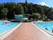 Schwimmbad Wirsberg - Sommerbad im Wald mit langer Riesenrutsche